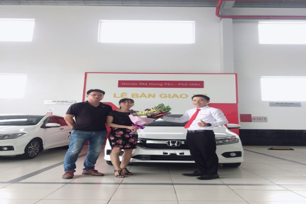 Lễ bàn giao xe cho khách hàng Hoàng Văn Duy