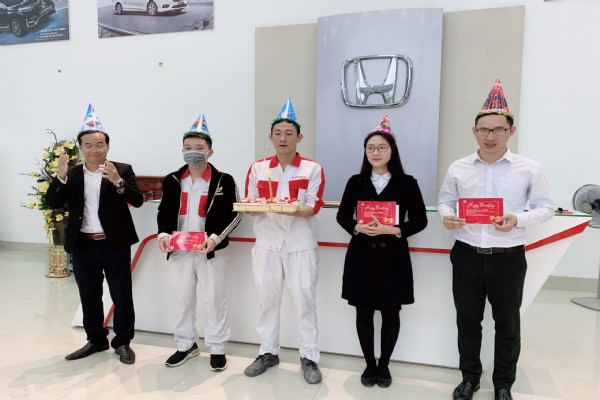 Honda Ôtô Hưng Yên - Phố Hiến tổ chức sinh nhật CBCNV tháng 11 và khen thưởng Tư vấn bán hàng xuất sắc tháng 11/2020